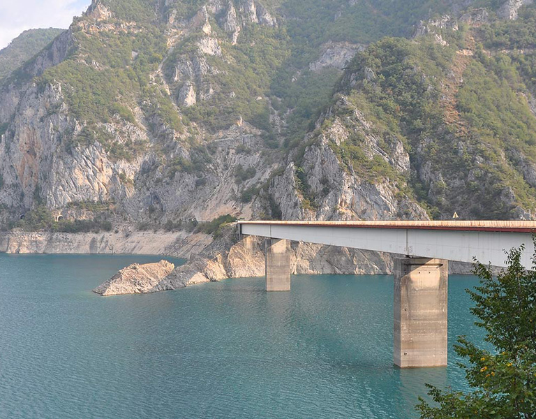 Cycling Balkans guided holiday - Piva Lake