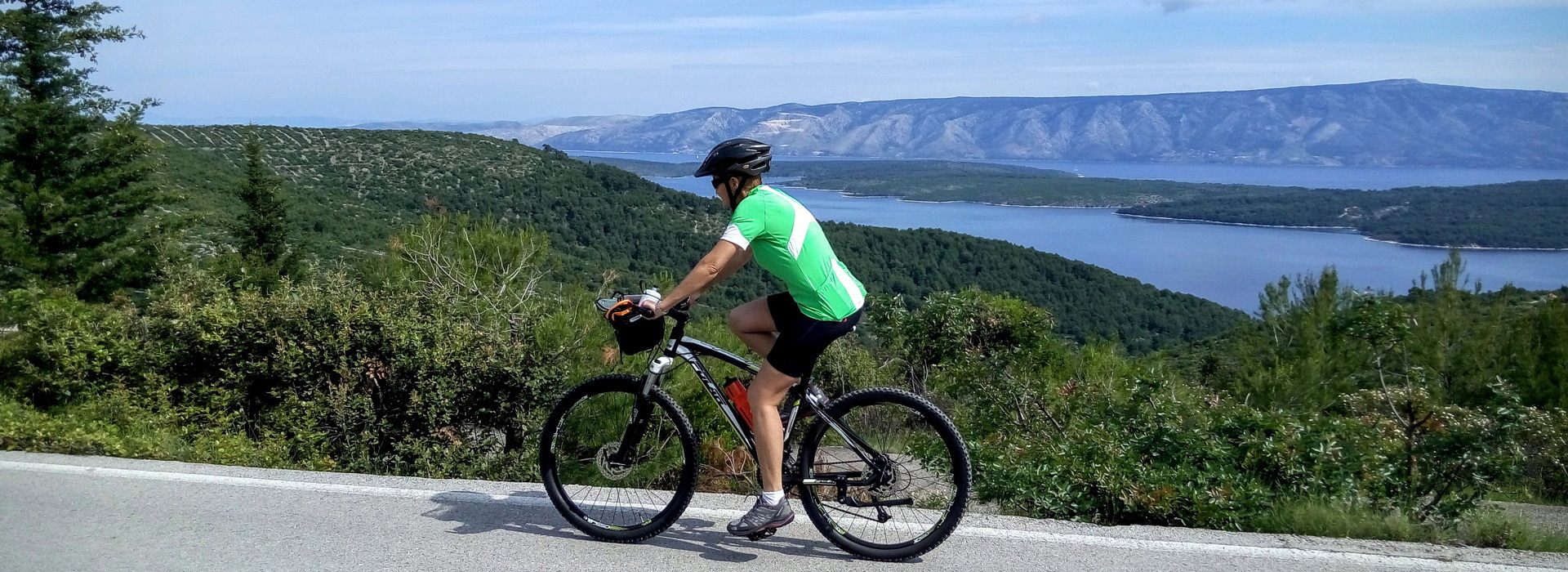 Cycling on the Dalmatian Coast guided holiday - Road Old Town - Brusje, Hvar